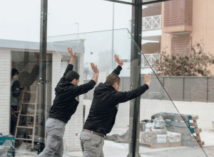 servicios pistas de pádel - cambio cristal pista de pádel